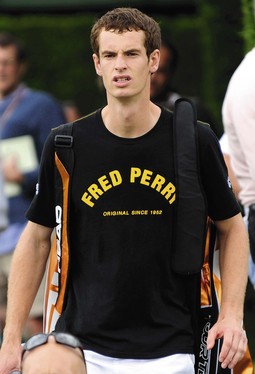 DANDYJEVSKI STIL Škotski tenisač i najveća nada britanskog tenisa Andy Murray ističe se retro modnim izričajem čije je modele dizajnirala modna kuća Fred Perry