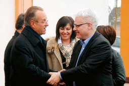 ODLUČNOST ZA ULAZAK U EU
Predsjednik Republike Hrvatske Ivo Josipović,
koji ne skriva odlučnost za EU, i Paul Vandoren