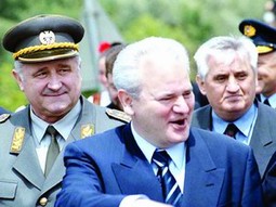 Stojiljković je s Miloševićem, predsjednikom Srbije Milanom Milutinovićem, bivšim potpredsjednikom aavezne vlade Nikolom Šainovićem i nekadašnjim saveznim ministrom obrane Dragoljubom Ojdanićem optužen u Haagu za ratne zločine na Kosovu