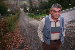 Damir Kovačić, stanar ulice Orešek u kojoj već četiri godine čekaju vodovog i asfalt