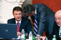 GORDAN
JANDROKOVIĆ i
Ministarstvo vanjskih
poslova u nekoliko su
navrata intervenirali
kod slovenskih
institucija zbog
Hrvata koji su 1992.
'izbrisani