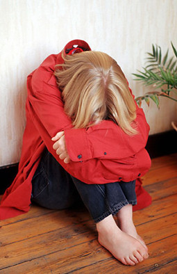 Nasilni partneri mogu uzrokovati depresiju kod mladih majki