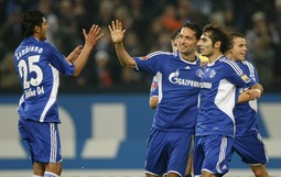 Igrači Schalkea slave pogodak