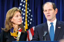 Eliot Spitzer uspio je podnijeti ostavku tek iz drugog pokušaja, dva dana nakon izbijanja skandala