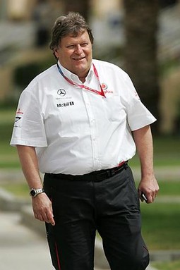 Norbert Haug, u Mercedes-Benzu, zadužen je za poslovanje njihovih momčadi u Formuli 1, Formuli 3 i DTM-u, natjecanju nabrijanih automobila