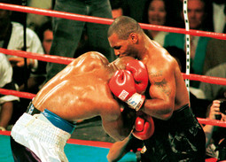 U meču s Evanderom Holyfieldom 1997. u Las Vegasu Tyson je protivniku otkinuo komad uha