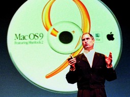 PRIJE DESET GODINA Steve Jobs predstavio
je računalo Mac 0S 9