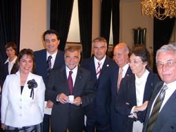 JUROSLAV BULJUBAŠIĆ u društvu
predsjednika Republike Stipe Mesića
i Boška Matkovića. Buljubašić je 90-ih
konstantno podržavao HNS i bio u oporbi prema HDZ-u