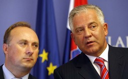 Bivši premijer Ivo Sanader i bivši potpredsjednik Vlade
Damir Polančec zajedno su obmanuli Vladu kako bi TLM pao u ruke Sanaderovih
prijatelja
