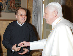 PAPA BENEDIKT XVI primio je Rydzyka početkom kolovoza u svojoj ljetnoj rezidenciji u Castel Gandolfu kod Rima