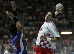 Blaženko Lacković s hrvatskom je reprezentacijom osvojio dvije medalje na Svjetskim prvenstvima, zlato 2003. u Portugalu i srebro 2005. u Tunisu