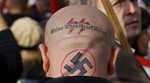 Jedna neonacistička skupina zamijenila drugu