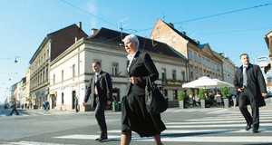 Premijerka Jadranka
Kosor poslala je iz SAD-a poruku javnosti
da će smjenjivati ministre - za neke od
njih sasvim je izvjesno
koji su