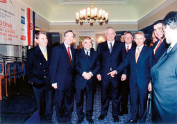 PETER HASSLACHER s premijerom Sanaderom, predsjednikom Mesićem i šefom HGK Nadanom Vidoševićem