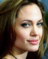 Prema broju naslovnica na kojima se pojavljuje Angelina Jolie mjeriti se može samo sa Britney Spears no njezina je prodaja razočaravajuća