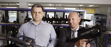 USPJEŠAN TIM Direktor HS Produkta Željko Pavlin i konstruktor puške VHS Marko Vuković