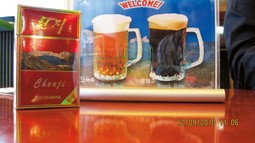 PROIZVODI poput svijetlog i tamnog piva reklamiraju
se u Pjongjangu