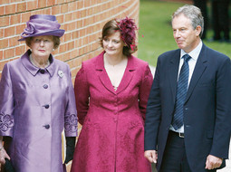 Tony Blair s bivšom premijerkom Margaret Thatcher i suprugom Cherie na proslavi 25. godišnjice oslobođenja Flaklandskih otoka
