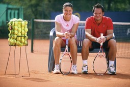 STRELOVIT
USPON Od kada joj je trener Željko
Krajan, Dinara Safina je sa 17. skočila na 1. mjesto WTA
liste; Nacionalovom fotografu pozirali su u Münchenu tijekom jutarnjeg treninga