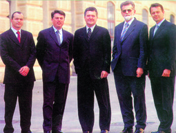 Ante Vlahović (u sredini) s članovima uprave Adrisa Brankom Zecom, Pliniom Cuccurinom, Tomislavom Budinom i Želimirom Vukinom