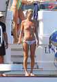 Kate Moss na jahti s prijateljicom obilazi Azurnu obalu