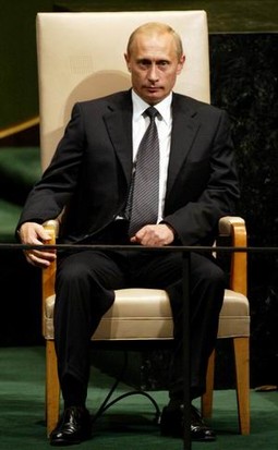 Silovike jest stvorio Putin u vrijeme kad je iznenada u kolovozu 1999. došao na političku scenu, kad je tadašnji predsjednik Boris Jeljcin zbog bolesti teško kontrolirao situaciju.