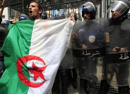 U Alžiru je tek u proljeće ukinuto izvanredno stanje