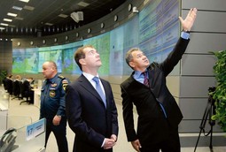 Dmitrij Medvjedev i
Sergej Šojgu, ruski predsjednik
i ministar za izvanredna stanja