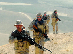 HRVATI U PATROLI
U ovom trenutku se u
Afganistanu nalazi oko
300 hrvatskih vojnika,
uglavnom angažiranih na osposobljavanju lokalnih snaga i osiguranju
