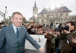 François Bayrou iz dana u dan privlači sve više neodlučnih birača, iako mu do prije nekoliko tjedana nisu davali nikakve izglede