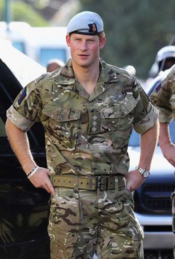 'Nisam se školovao na vojnoj akademiji Sandhurst da sjedim na guzici dok se dečki bore', rekao je princ Harry i otišao u Afganistan
