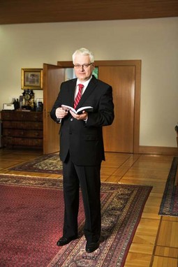 Josipović je tražio više prava za predsjednika
Republike, a parlamentarci su raspravljali kako ih što više smanjiti
