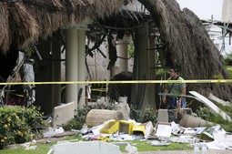 Od eksplozije se urušio i dio hotela (Reuters)