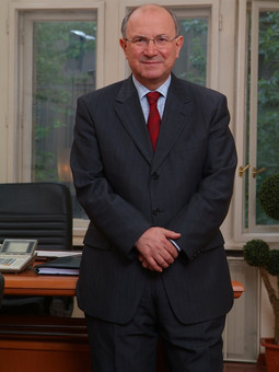 MATE GRANIĆ, bivši ministar vanjskih poslova, najviši je državni dužnosnik iz Hrvatske koji se
pojavljuje na suđenju Gotovini, Čermaku i Markaču