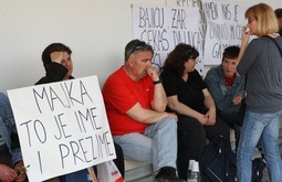 Prizor nakon jučerašnjeg prosvjeda radnika Jadrankamena; Photo: Ivo Čagalj/PIXSELL