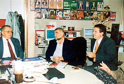 SEFER HALILOVIĆ s generalom Martinom Špegeljem i Stjepanom
Mesićem 1997. nakon promocije svoje knjige 'Lukava strategija'