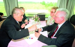 Gojko Šušak i franjo Tuđman - Iz izvješća se stječe dojam da je tadašnji ministar obrane stajao iza pada Posavine, dok intervjuirani svjedoci tadašnjeg predsjednika ne impliciraju