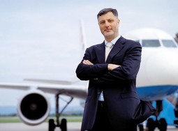 DIREKTOR Croatia Airlinesa Ivan Mišetić odlučio je nabaviti nove avione kako bi tvrtku pozicionirao kao lidera u jugoistočnoj Europi