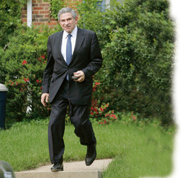 Paul Wolfowitz, bliski suradnik predsjednika Busha i strateg desnog krila Republikanske stranke, bio je prisiljen dati ostavku prošlog petka