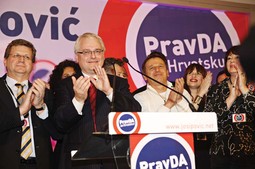 RAČUNICA LJEVICE
Ivo Josipović u drugom krugu s glasačima Vesne Pusić i Damira Kajina doseže 43 posto - za pobjedu mu treba još dio Vidoševićevih i Primorčevih glasača