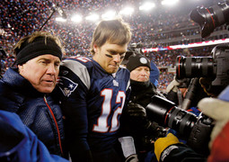 TOM BRADY (desno), vrhunski quarterback Patriotsa, za karijeru može biti zahvalan Belichicku (lijevo) koji je njime 2001. zamijenio Drewa Bledsoea