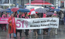 ŽENSKA MREŽA HRVATSKE organizirala je prošloga tjedna demonstracije u Zagrebu da ukaže na lošiji položaj žena u Hrvatskoj