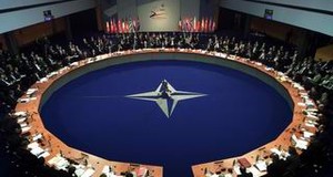 Na summitu u Pragu NATO je pozvao još 7 europskih zemalja da mu se pridruže