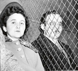 POGUBLJENI PO ZAKONU IZ 1917.: Bračni par Julius i Ethel
Rosenberg smaknuti su 1953. u zatvoru Sing Sing nakon što su prema
Zakonu o špijunaži osuđeni kao sovjetski
špijuni, a prema tom
zakonu vjerojatno će se suditi i Julianu Assangeu