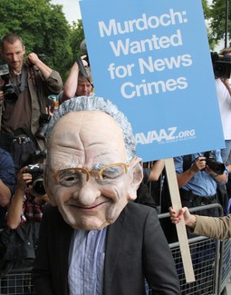 Murdochova reputacija narušena je nakon što je otkriveno da je prisluškivao poznate osobe i žrtve zločina
