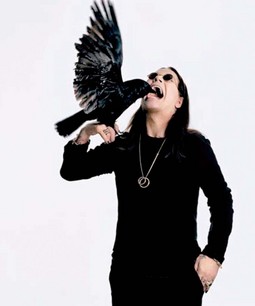 Ozzy Osbourne bio je prvi pjevač Black Sabbatha, a imao je uspješnu glazbenu i televizijsku solo karijeru 