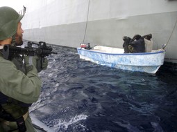Somalski pirati napadaju međunarodne brodove 