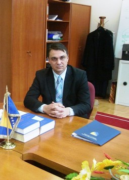 Sadik Ahmetović