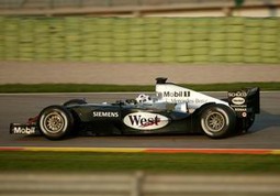 U novoj sezoni Formule 1 zaštitno ime na bolidima i odijelima vozača McLaren Mercedes promijenit će se iz "Siemens mobile" u "Siemens".
