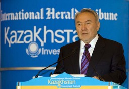 NURSULTAN NAZARBAJEV
predsjednik je Kazahstana od
osamostaljenja te države 1990. godine